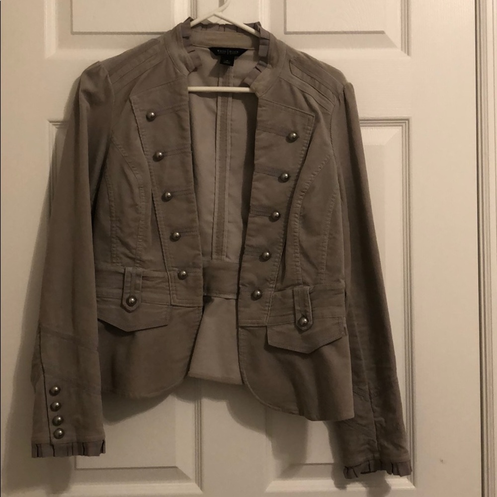 Jacket color gray white and black size six